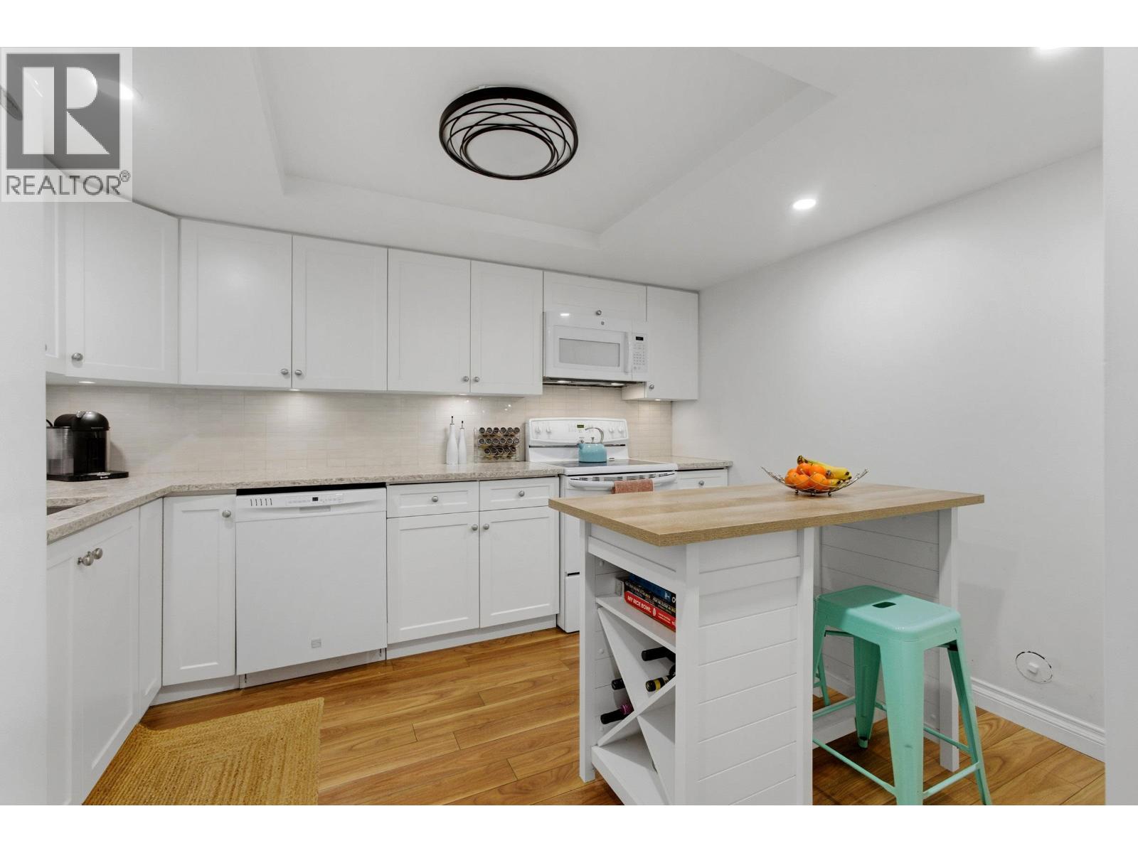 102 1176 Falcon Drive, Coquitlam, British Columbia  V3E 2N7 - Photo 12 - R3087568