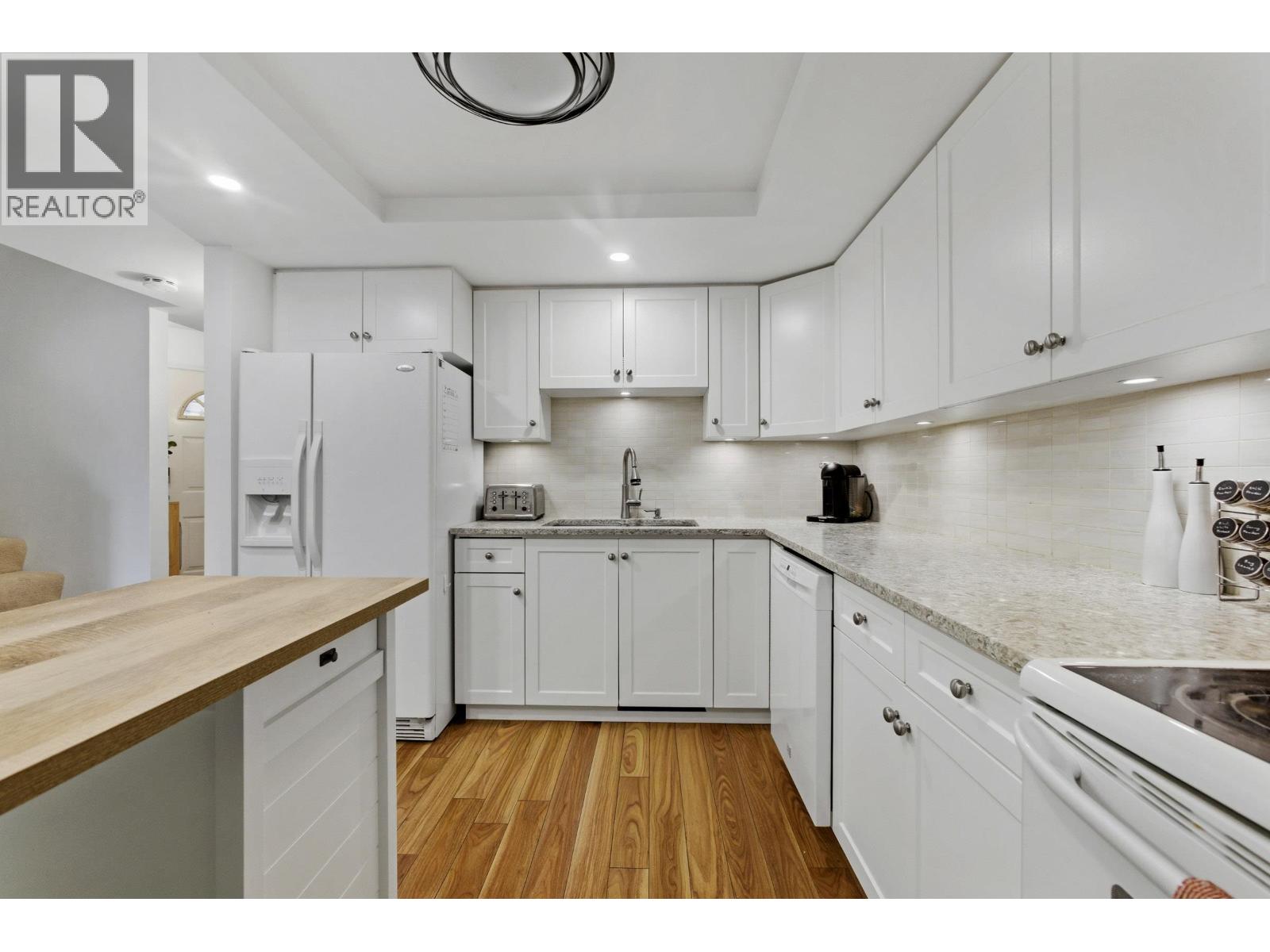 102 1176 Falcon Drive, Coquitlam, British Columbia  V3E 2N7 - Photo 13 - R3087568