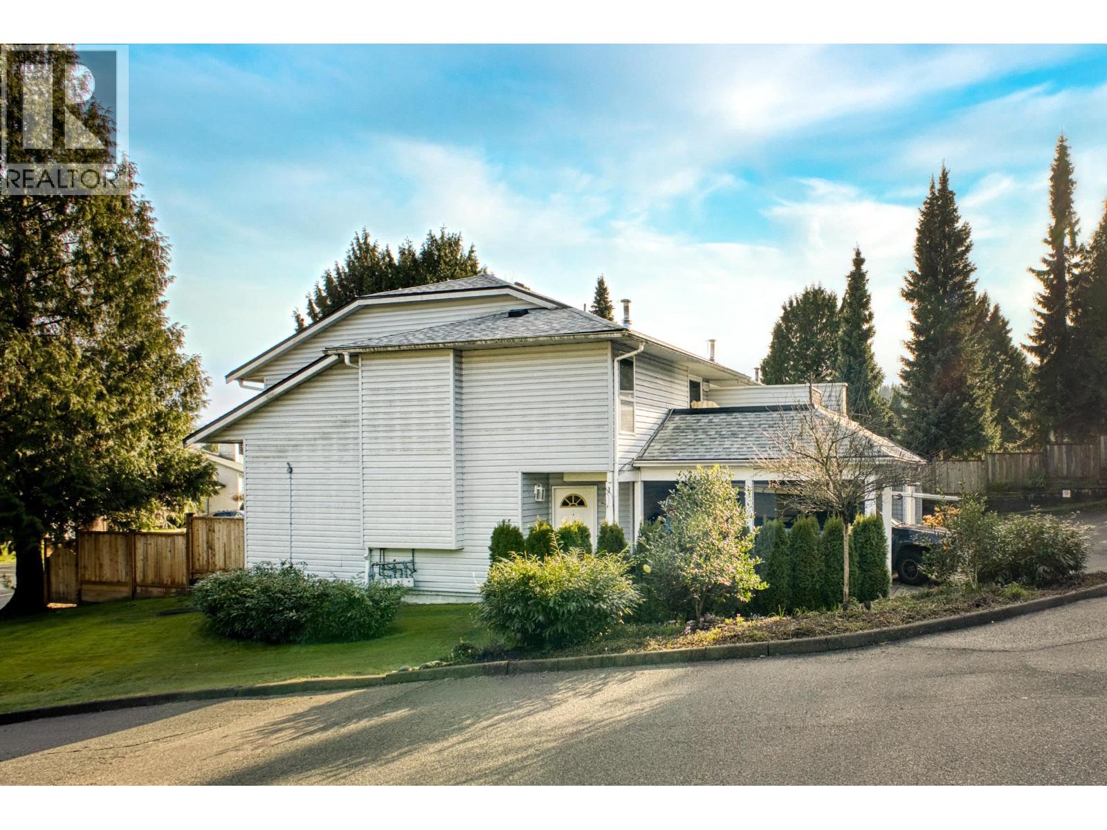 102 1176 Falcon Drive, Coquitlam, British Columbia  V3E 2N7 - Photo 1 - R3087568