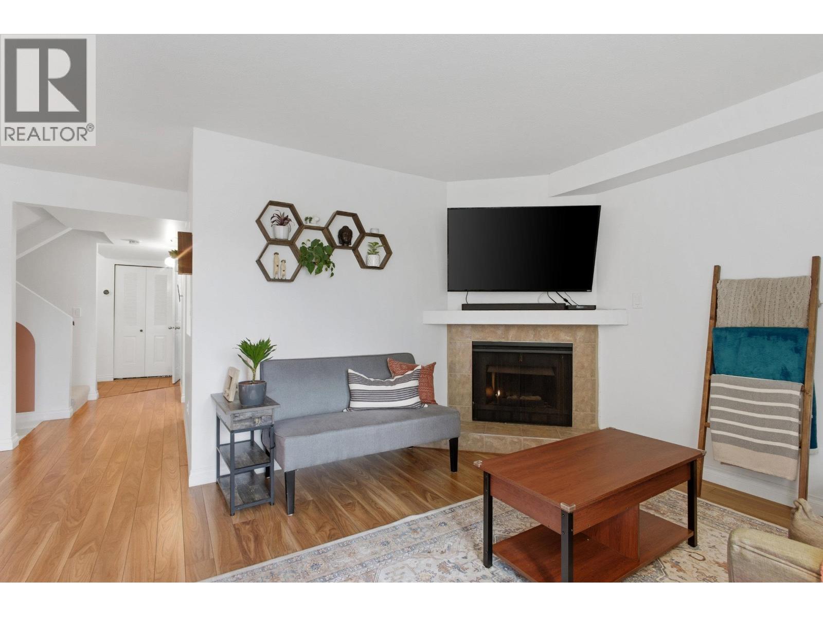 102 1176 Falcon Drive, Coquitlam, British Columbia  V3E 2N7 - Photo 5 - R3087568