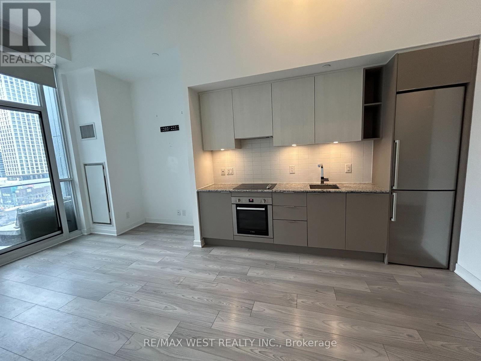 1017 - 120 Parliament Street W, Toronto (Moss Park), Ontario  M5A 0N6 - Photo 10 - C12768026