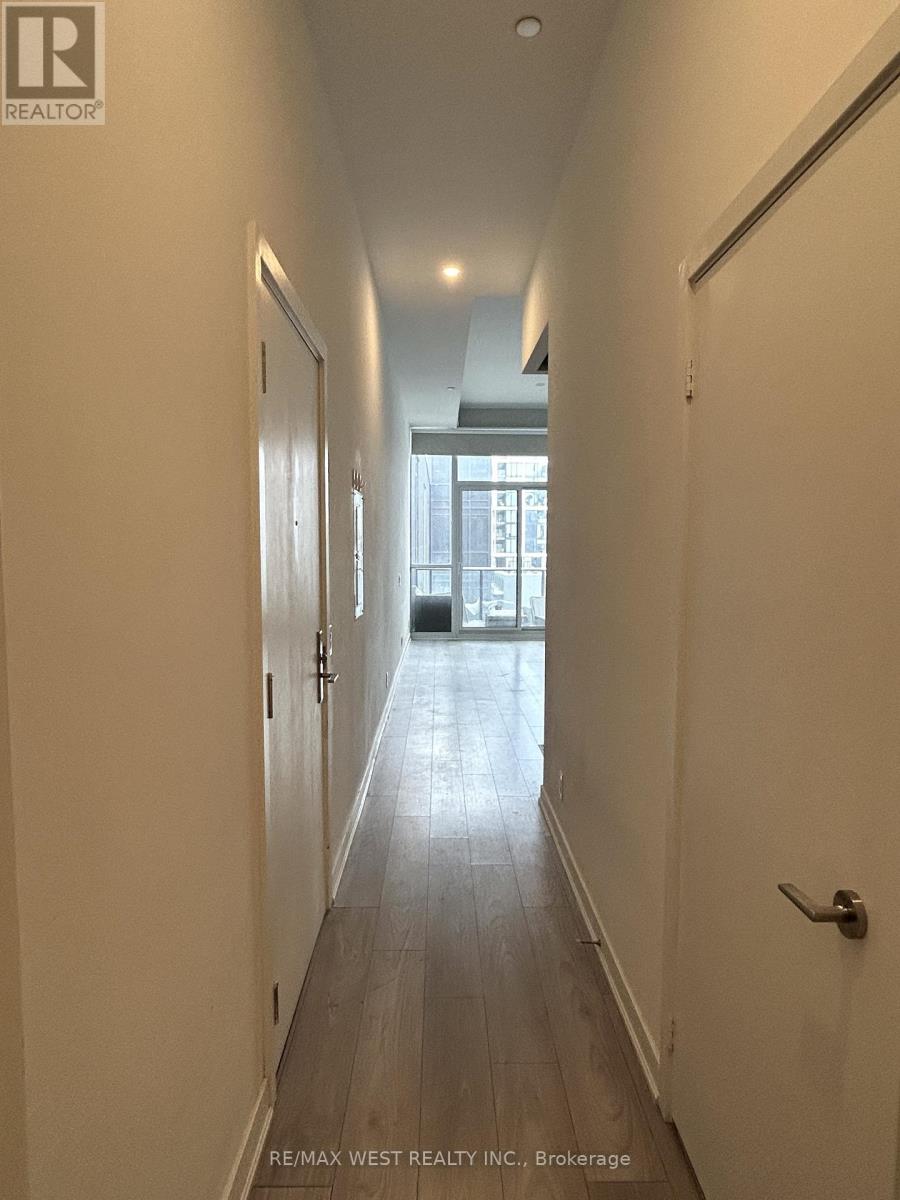 1017 - 120 Parliament Street W, Toronto (Moss Park), Ontario  M5A 0N6 - Photo 4 - C12768026