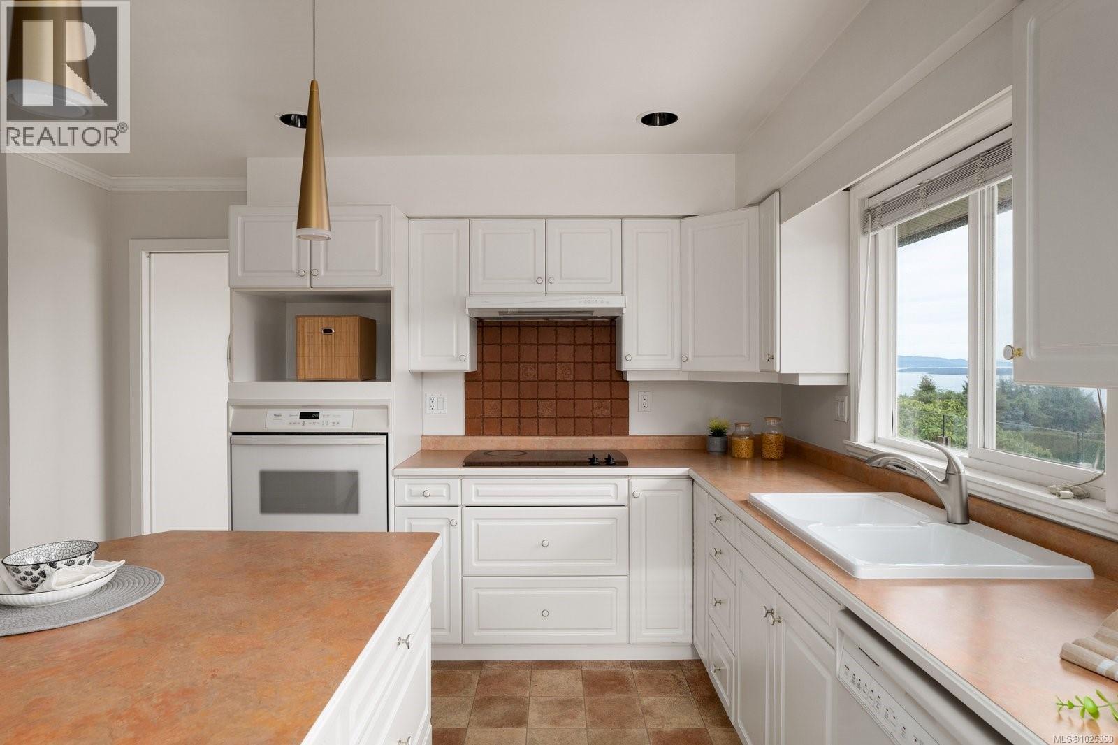 8756 Pender Park Dr, North Saanich, British Columbia  V8L 3Z5 - Photo 16 - 1025360