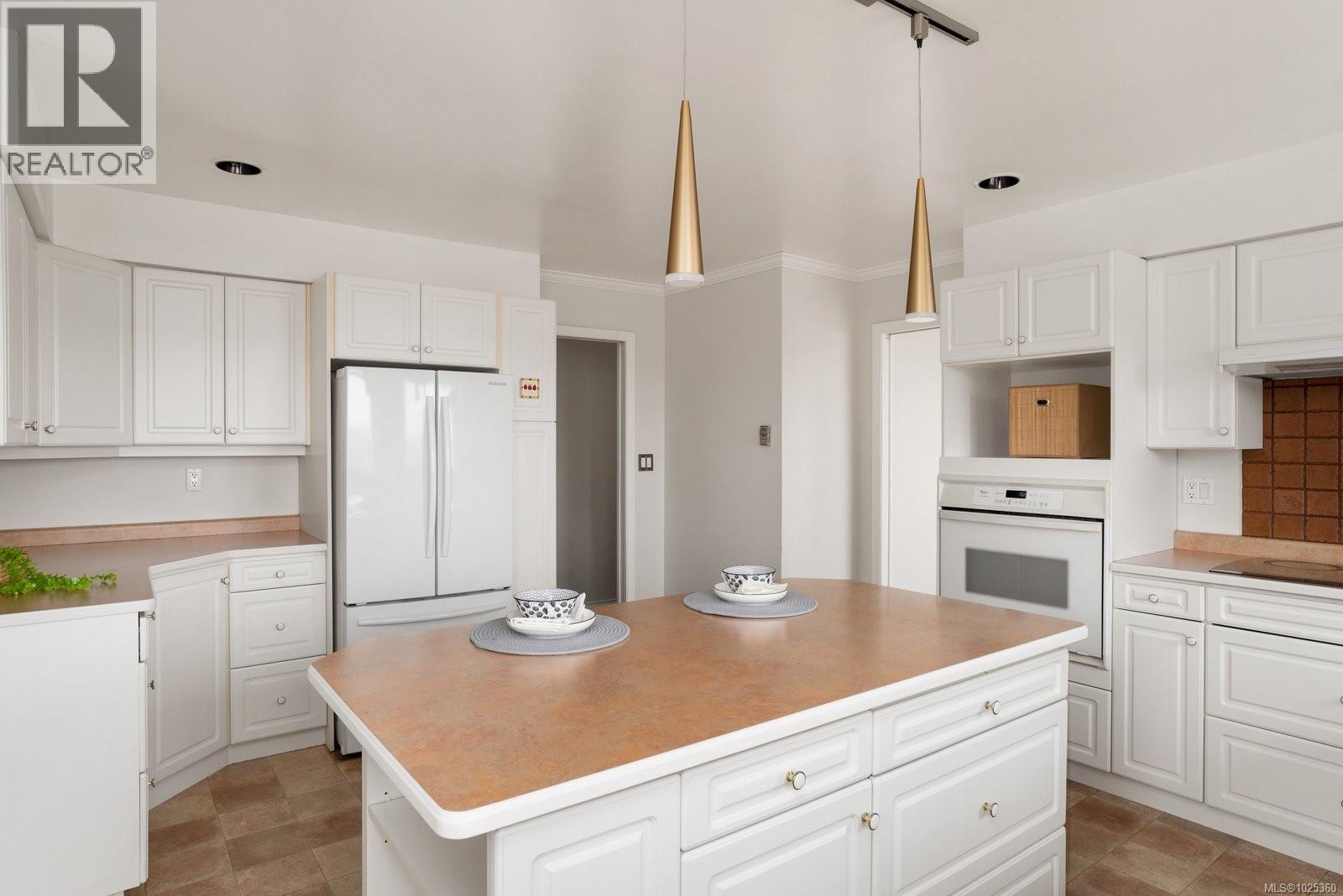 8756 Pender Park Dr, North Saanich, British Columbia  V8L 3Z5 - Photo 18 - 1025360