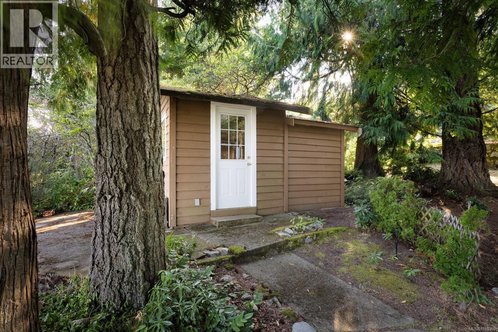 8756 Pender Park Dr, North Saanich, British Columbia  V8L 3Z5 - Photo 36 - 1025360