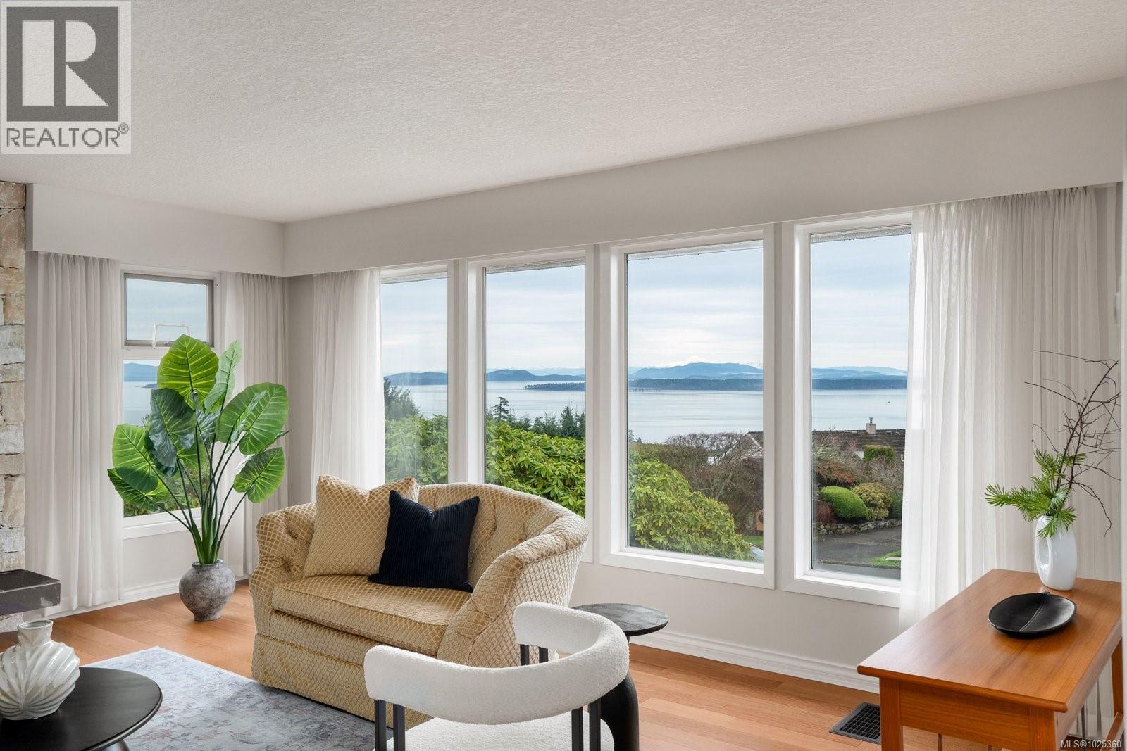 8756 Pender Park Dr, North Saanich, British Columbia  V8L 3Z5 - Photo 4 - 1025360