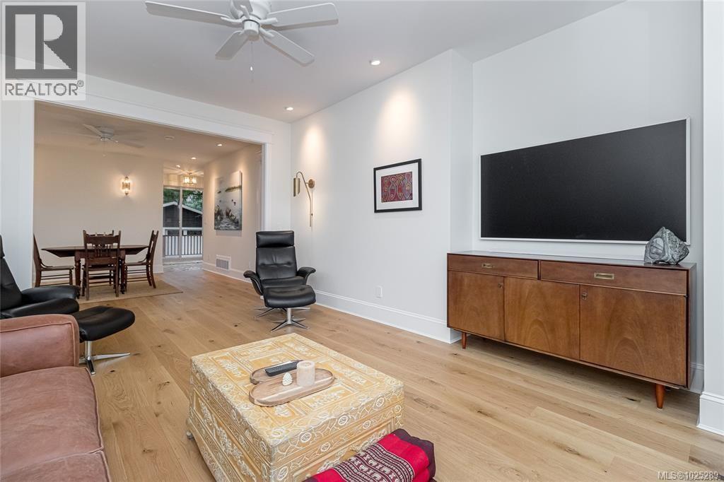 2614 Avebury Ave, Victoria, British Columbia  V8R 3W2 - Photo 17 - 1025289