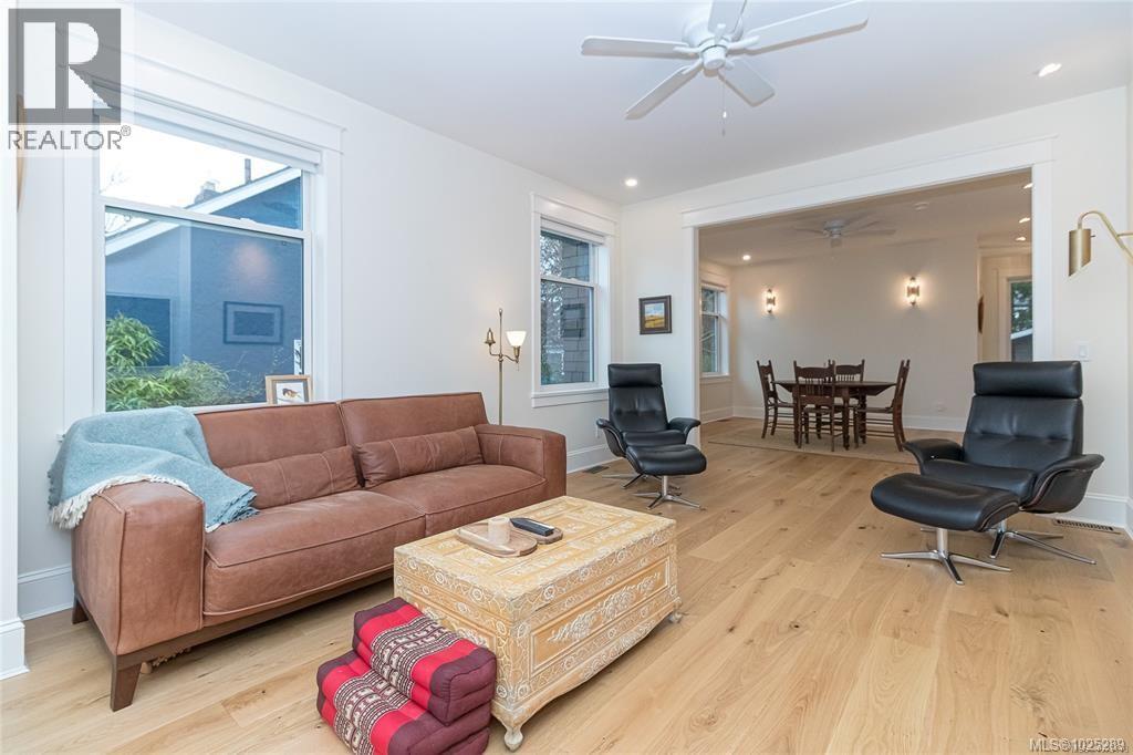 2614 Avebury Ave, Victoria, British Columbia  V8R 3W2 - Photo 18 - 1025289