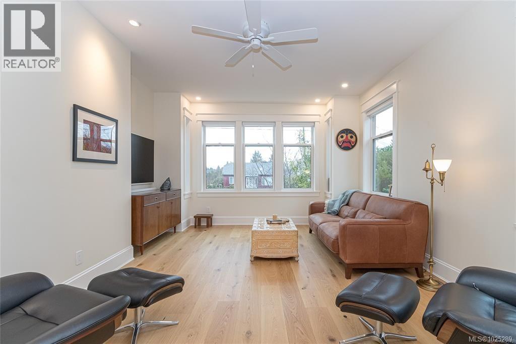 2614 Avebury Ave, Victoria, British Columbia  V8R 3W2 - Photo 19 - 1025289