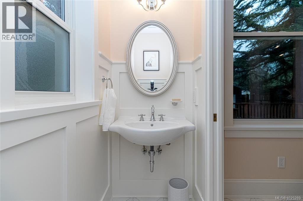 2614 Avebury Ave, Victoria, British Columbia  V8R 3W2 - Photo 21 - 1025289