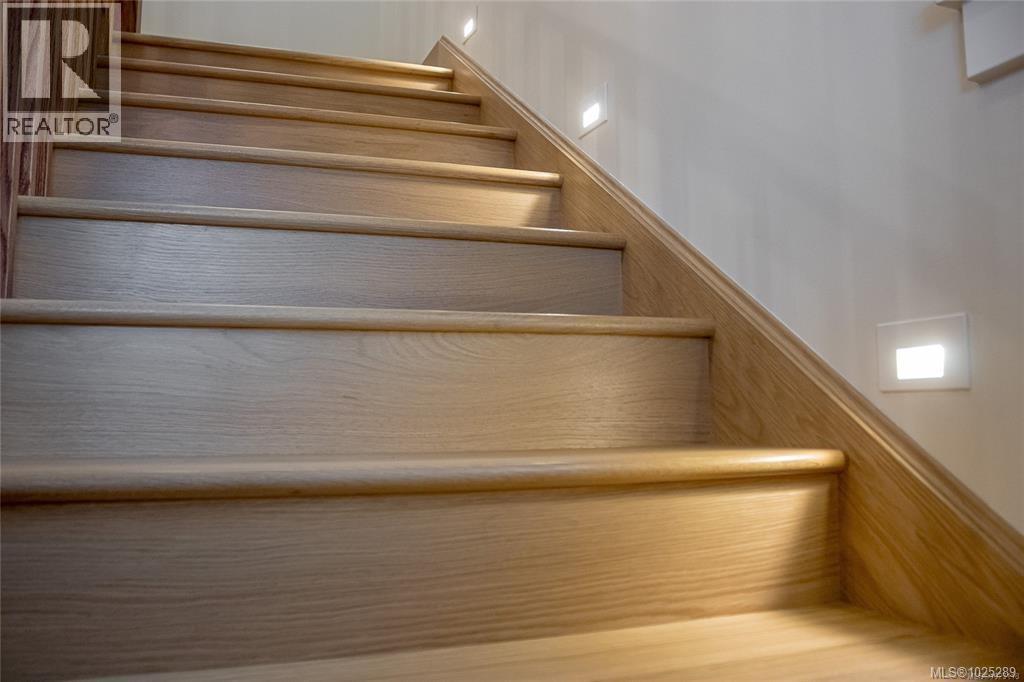 2614 Avebury Ave, Victoria, British Columbia  V8R 3W2 - Photo 23 - 1025289