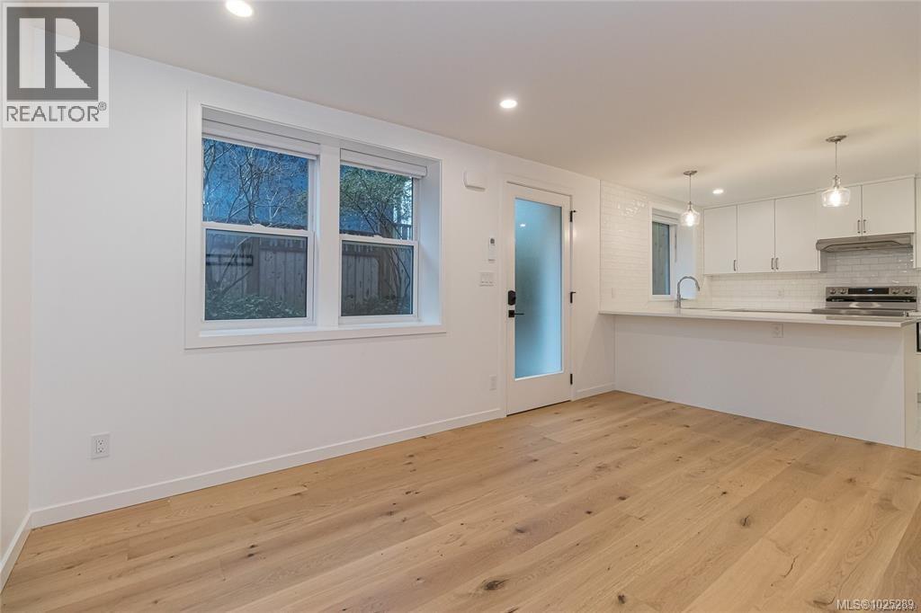 2614 Avebury Ave, Victoria, British Columbia  V8R 3W2 - Photo 34 - 1025289