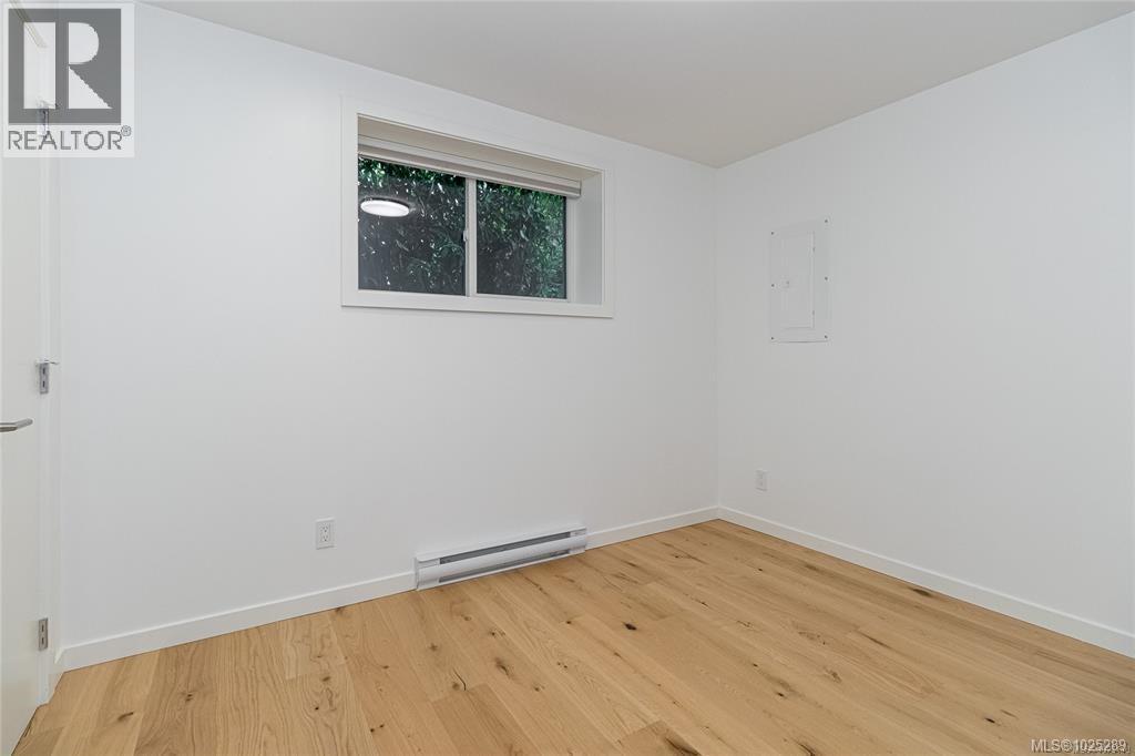 2614 Avebury Ave, Victoria, British Columbia  V8R 3W2 - Photo 38 - 1025289