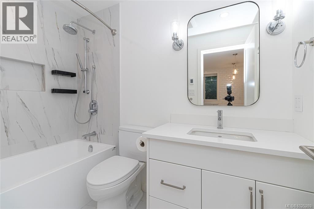 2614 Avebury Ave, Victoria, British Columbia  V8R 3W2 - Photo 40 - 1025289