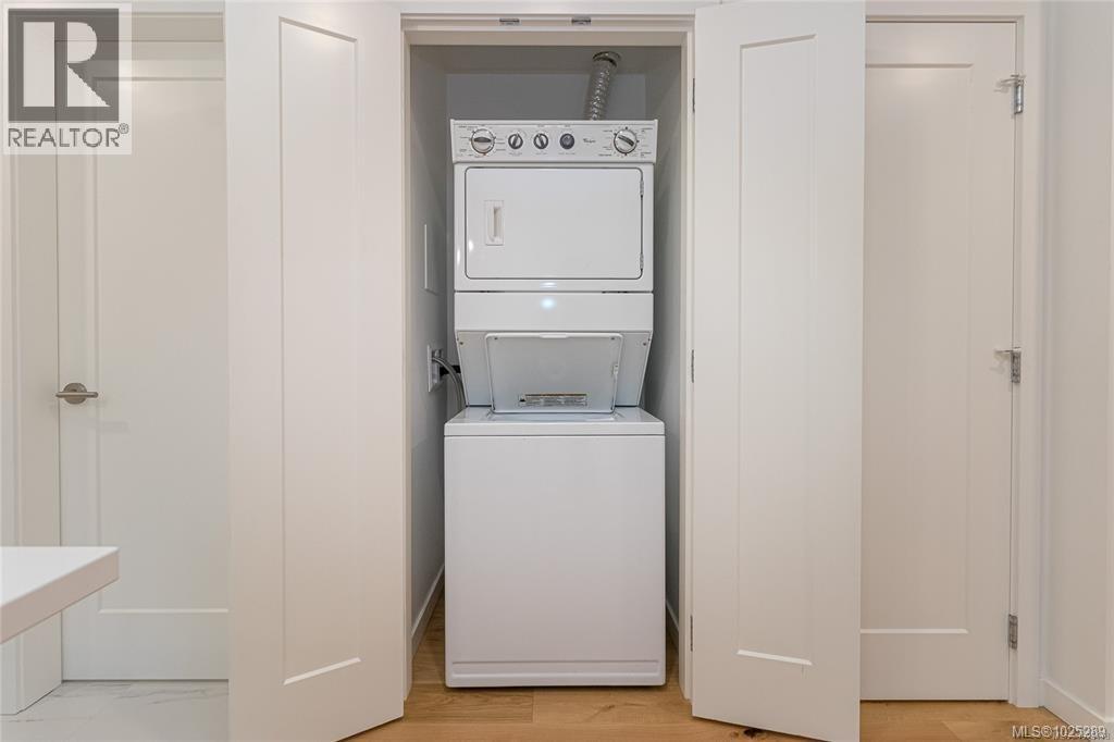 2614 Avebury Ave, Victoria, British Columbia  V8R 3W2 - Photo 41 - 1025289