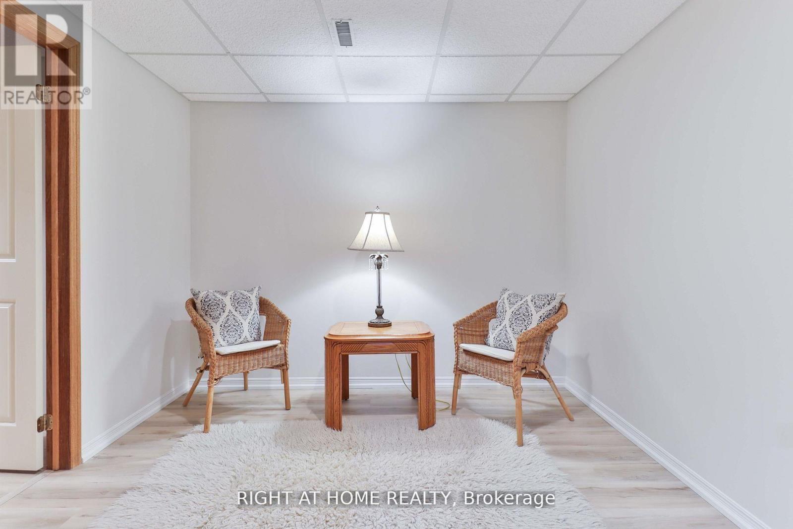 1433 Bough Beeches Boulevard, Mississauga, Ontario  L4W 3B4 - Photo 29 - W12767336