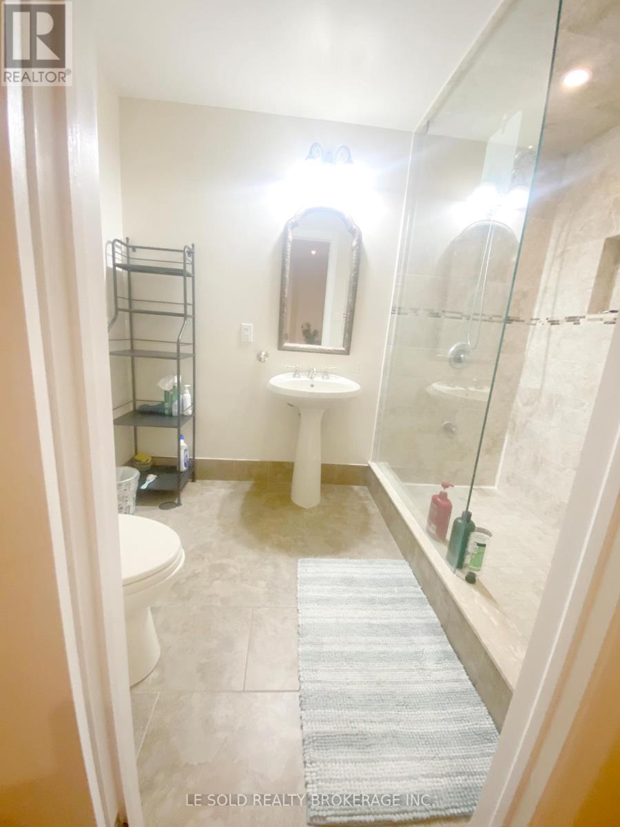 Bsmt Room - 347 Fern Avenue, Richmond Hill, Ontario  L4C 8P6 - Photo 10 - N12768032