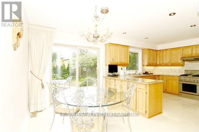 2nd Floor Room - 347 Fern Avenue, Richmond Hill, Ontario  L4C 8P6 - Photo 4 - N12768038