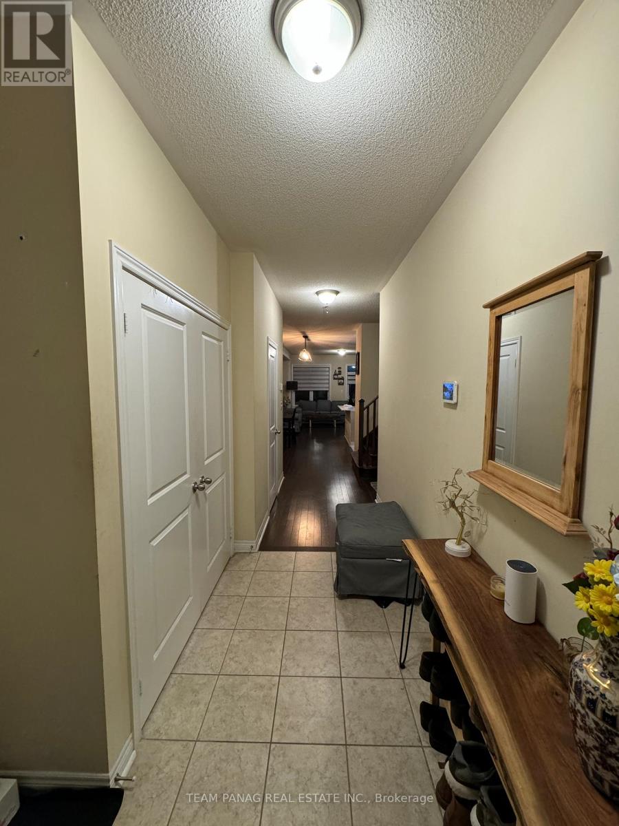 19 Pearman Crescent, Brampton, Ontario  L7A 4Y8 - Photo 3 - W12767992