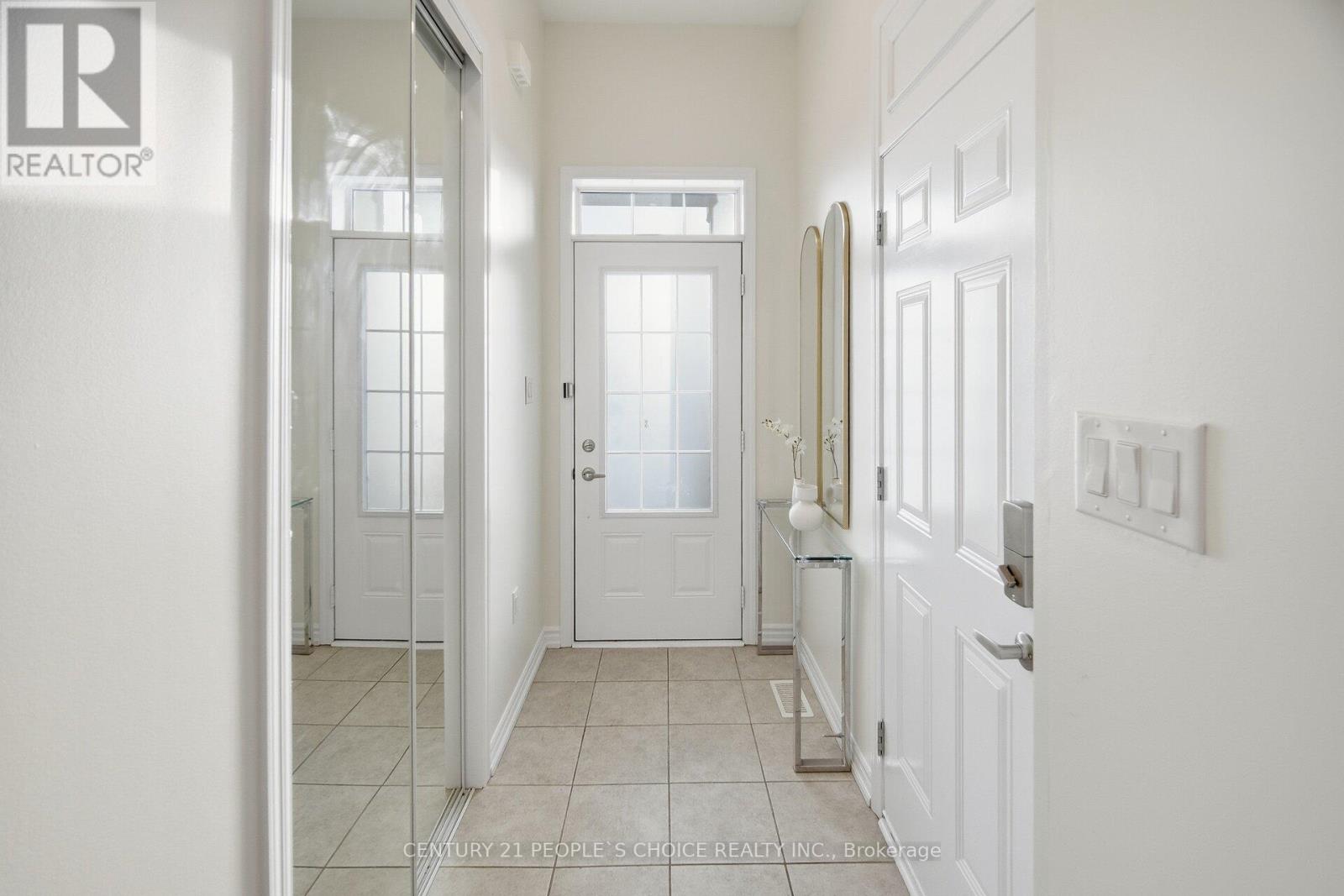 542 Fir Court, Milton (Cb Cobban), Ontario  L9T 7E7 - Photo 3 - W12767996