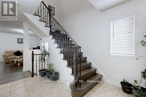 18 Thimbleberry Street, Brampton, Ontario  L7A 3L3 - Photo 10 - W12768034