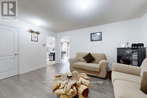 18 Thimbleberry Street, Brampton, Ontario  L7A 3L3 - Photo 16 - W12768034