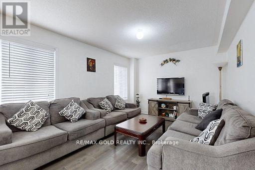 18 Thimbleberry Street, Brampton, Ontario  L7A 3L3 - Photo 17 - W12768034