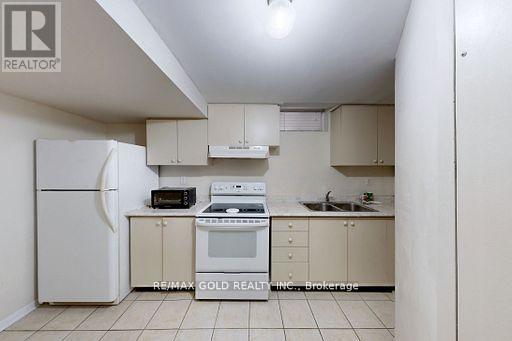 18 Thimbleberry Street, Brampton, Ontario  L7A 3L3 - Photo 39 - W12768034