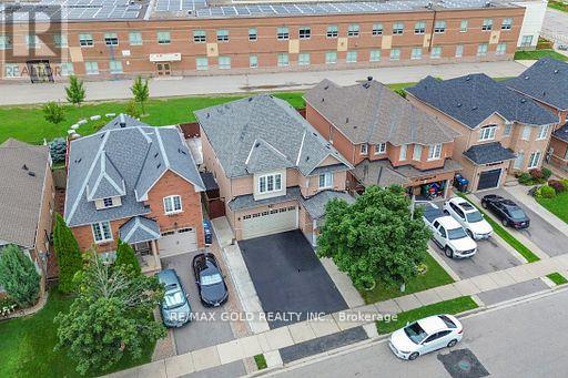 18 Thimbleberry Street, Brampton, Ontario  L7A 3L3 - Photo 4 - W12768034
