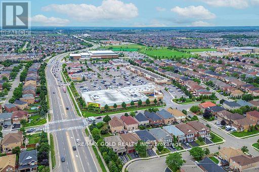 18 Thimbleberry Street, Brampton, Ontario  L7A 3L3 - Photo 6 - W12768034