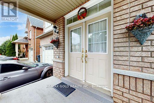 18 Thimbleberry Street, Brampton, Ontario  L7A 3L3 - Photo 8 - W12768034