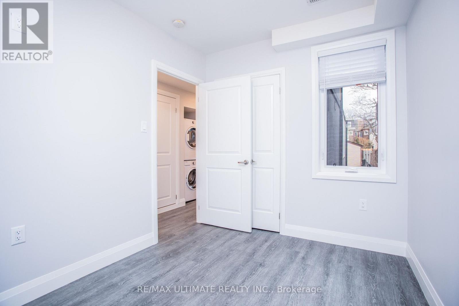 Main Floor - 19 Bartlett Avenue, Toronto, Ontario  M6H 3E8 - Photo 10 - W12768042