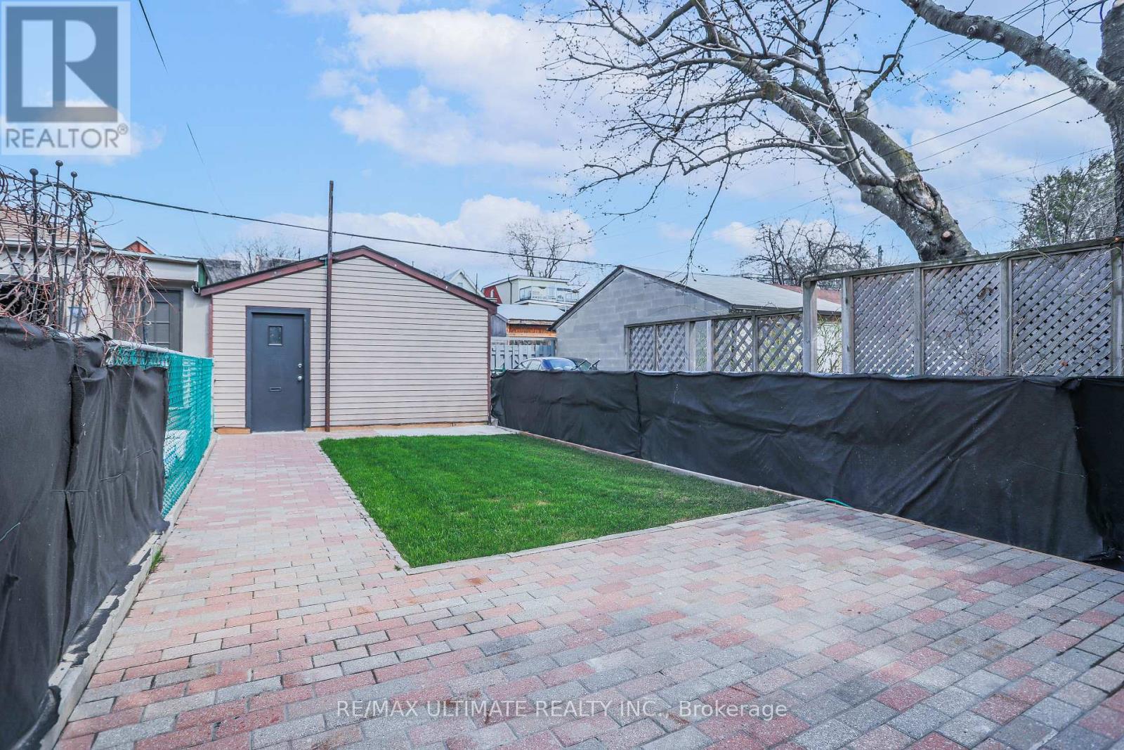 Main Floor - 19 Bartlett Avenue, Toronto, Ontario  M6H 3E8 - Photo 12 - W12768042