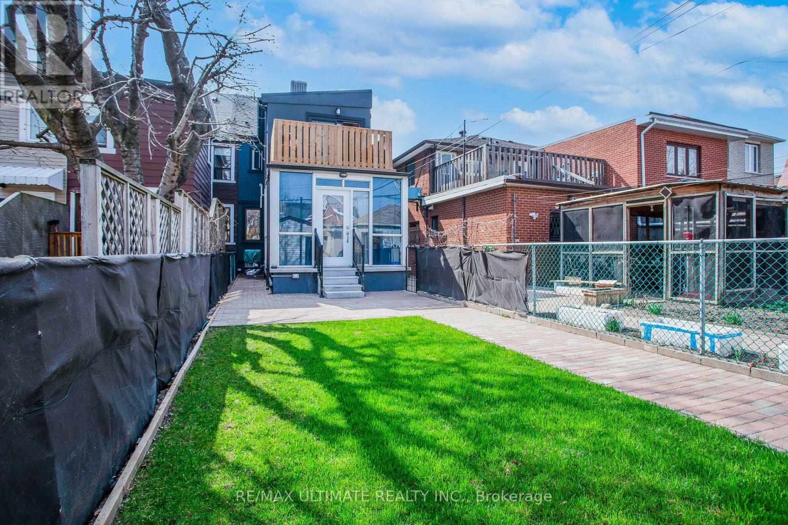 Main Floor - 19 Bartlett Avenue, Toronto, Ontario  M6H 3E8 - Photo 13 - W12768042