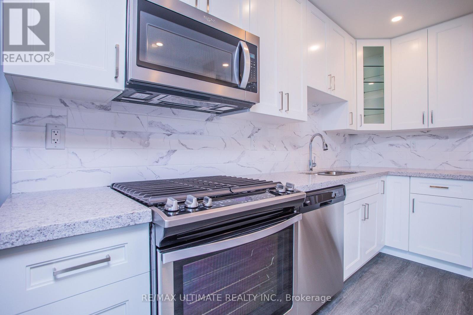 Main Floor - 19 Bartlett Avenue, Toronto, Ontario  M6H 3E8 - Photo 3 - W12768042