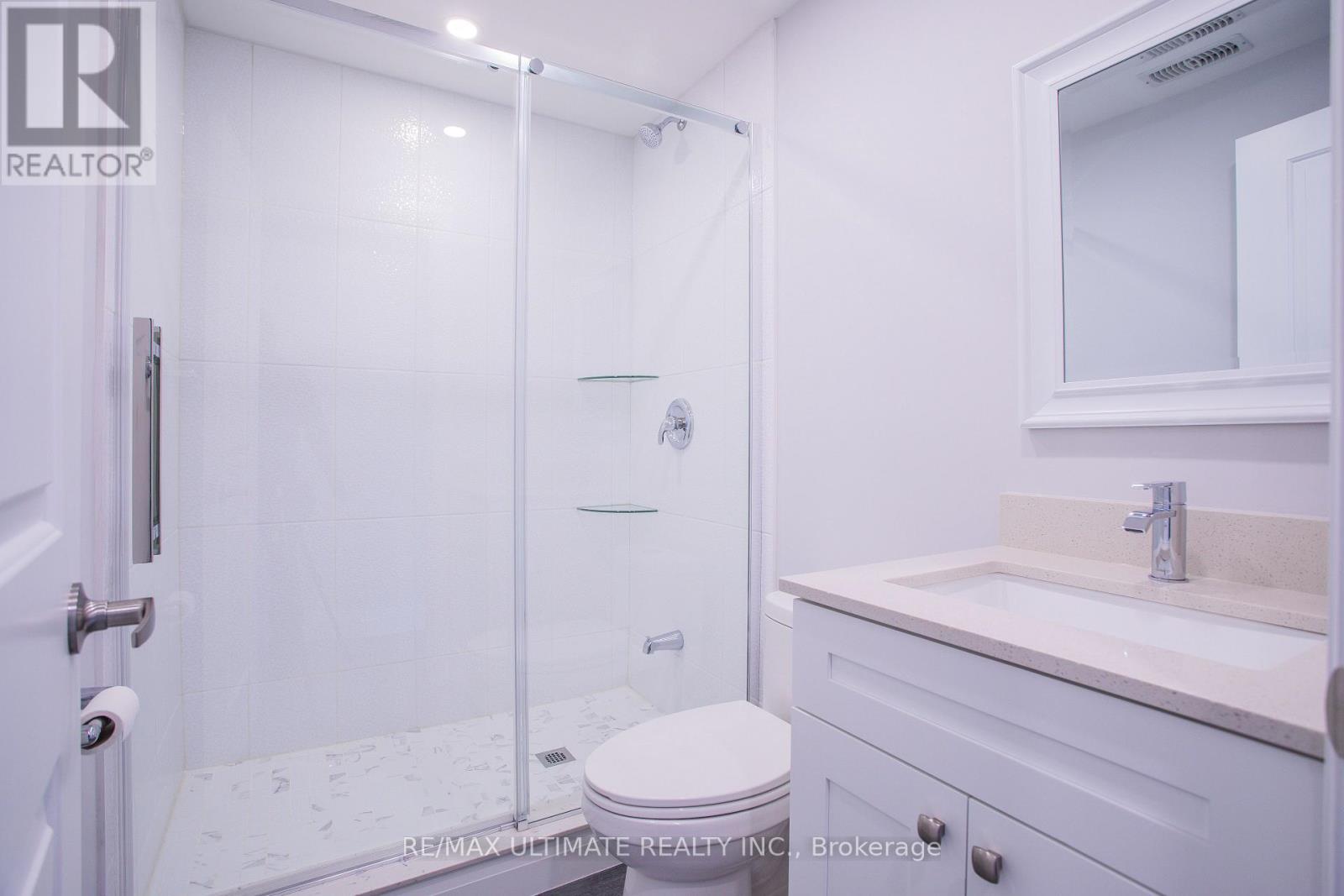 Main Floor - 19 Bartlett Avenue, Toronto, Ontario  M6H 3E8 - Photo 5 - W12768042