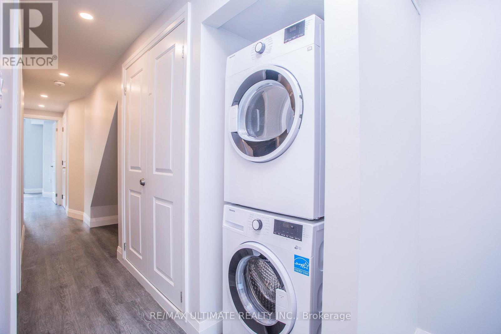 Main Floor - 19 Bartlett Avenue, Toronto, Ontario  M6H 3E8 - Photo 6 - W12768042