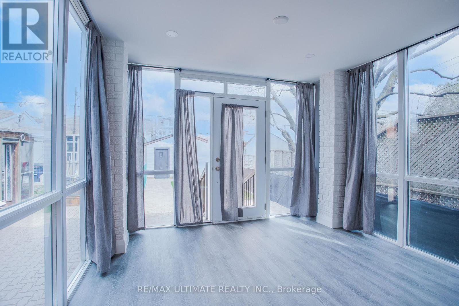 Main Floor - 19 Bartlett Avenue, Toronto, Ontario  M6H 3E8 - Photo 7 - W12768042