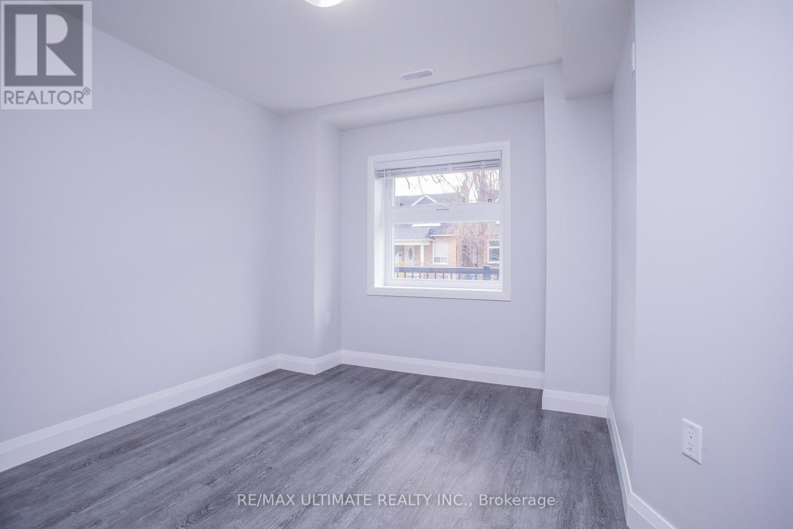 Main Floor - 19 Bartlett Avenue, Toronto, Ontario  M6H 3E8 - Photo 8 - W12768042