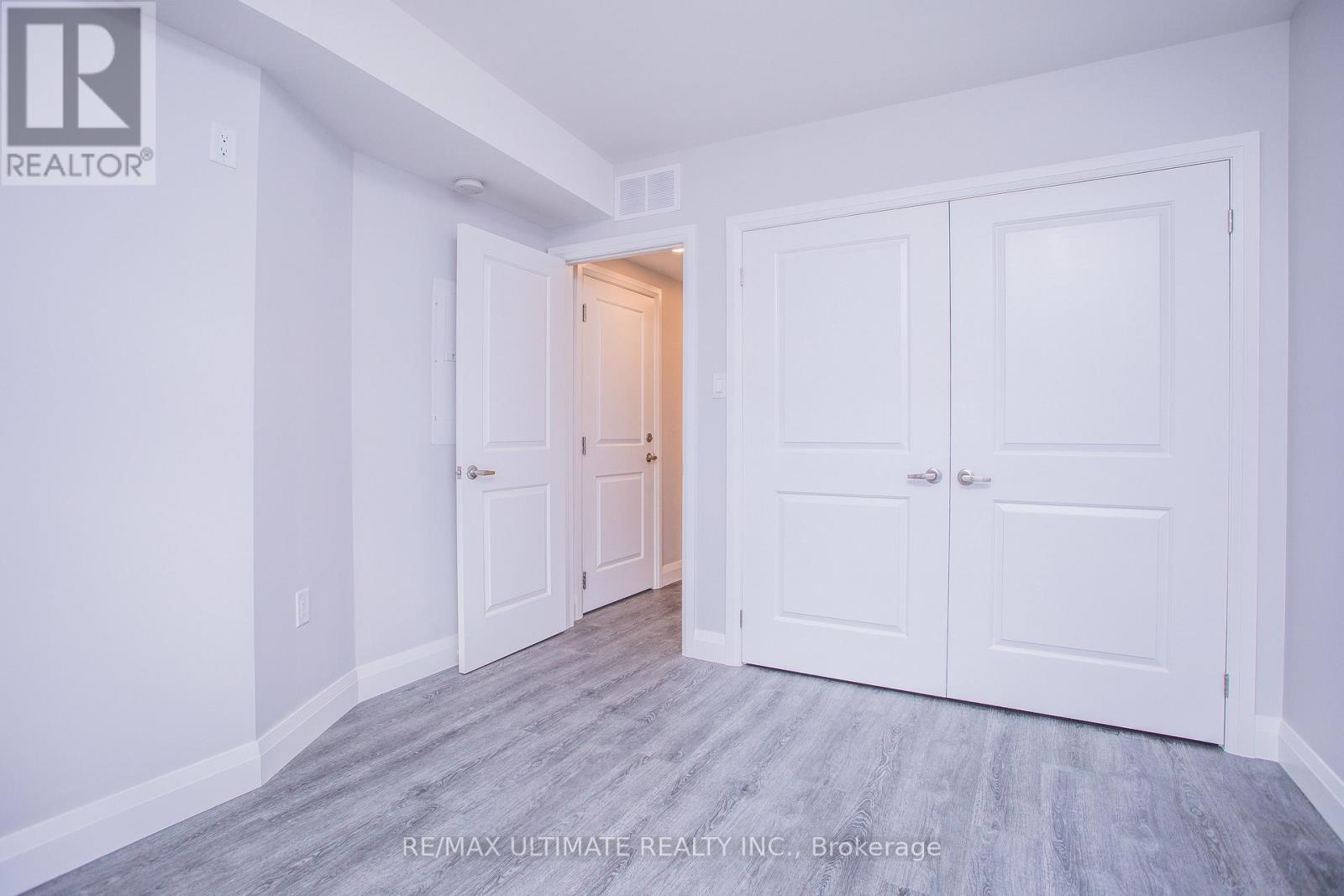 Main Floor - 19 Bartlett Avenue, Toronto, Ontario  M6H 3E8 - Photo 9 - W12768042