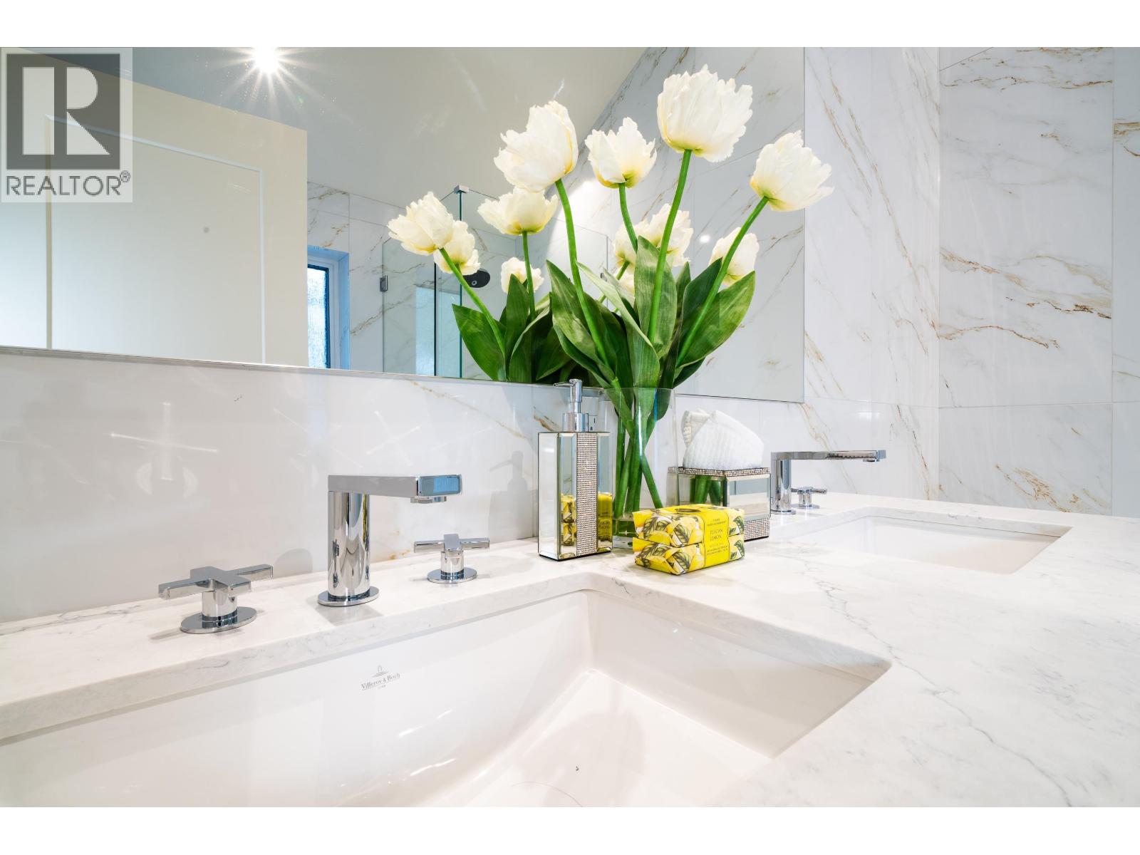 Listing Picture 24 of 32 : 3849 W 26TH AVENUE, Vancouver / 溫哥華 - 魯藝地產 Yvonne Lu Group - MLS Medallion Club Member