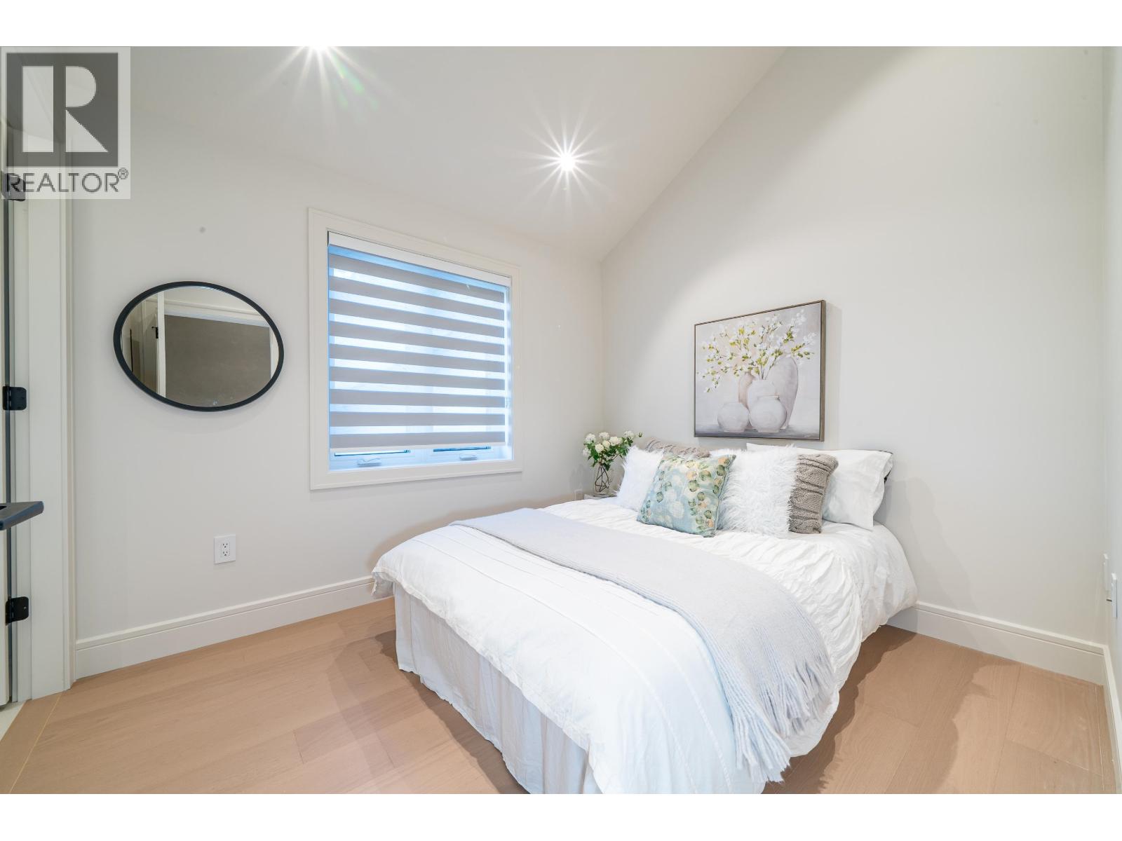 Listing Picture 25 of 32 : 3849 W 26TH AVENUE, Vancouver / 溫哥華 - 魯藝地產 Yvonne Lu Group - MLS Medallion Club Member