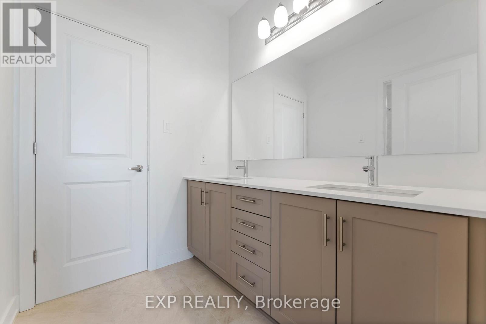 1752 Rotterdam Circle, Ottawa, Ontario  K2W 1A5 - Photo 35 - X12768078