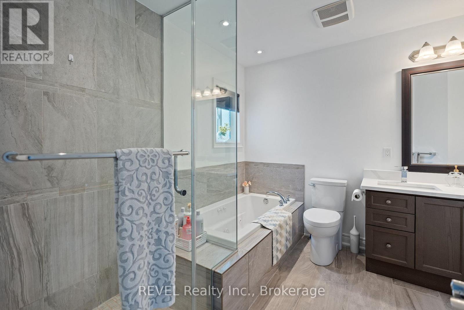 1018 Kerby Street, Fort Erie (Crescent Park), Ontario  L2A 0B9 - Photo 1 - X12768086