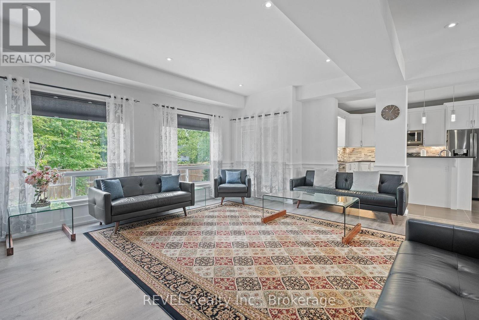 1018 Kerby Street, Fort Erie (Crescent Park), Ontario  L2A 0B9 - Photo 6 - X12768086