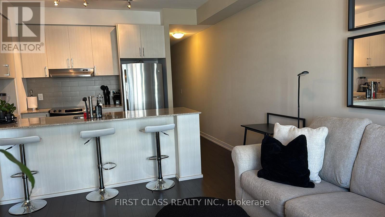 1112 - 2560 Eglinton Avenue W, Mississauga, Ontario  L5M 5R1 - Photo 4 - W12768046