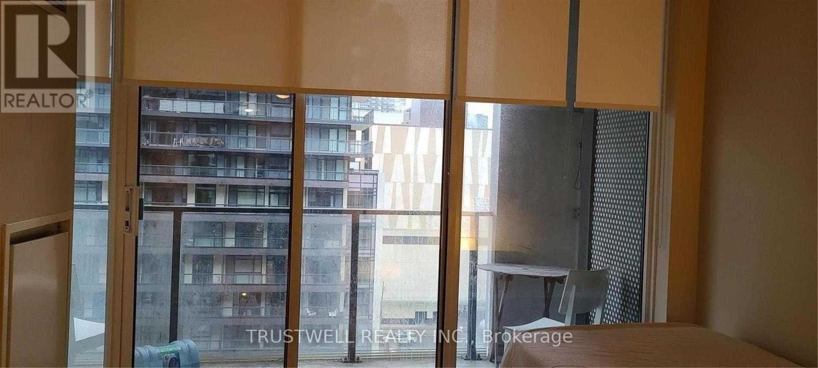 1151 - 111 Elizabeth Street, Toronto (Bay Street Corridor), Ontario  M5G 1P7 - Photo 4 - C12768058