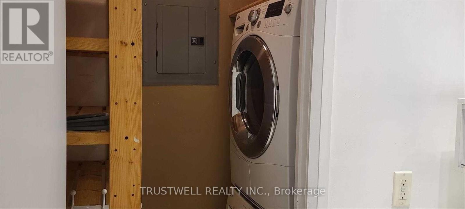 1151 - 111 Elizabeth Street, Toronto (Bay Street Corridor), Ontario  M5G 1P7 - Photo 8 - C12768058