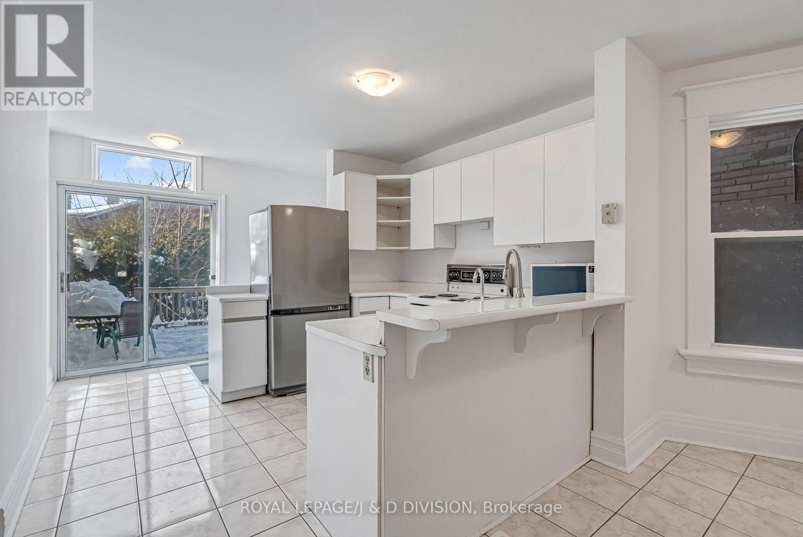 174 Arlington Avenue, Toronto, Ontario  M6C 2Z2 - Photo 9 - C12768112