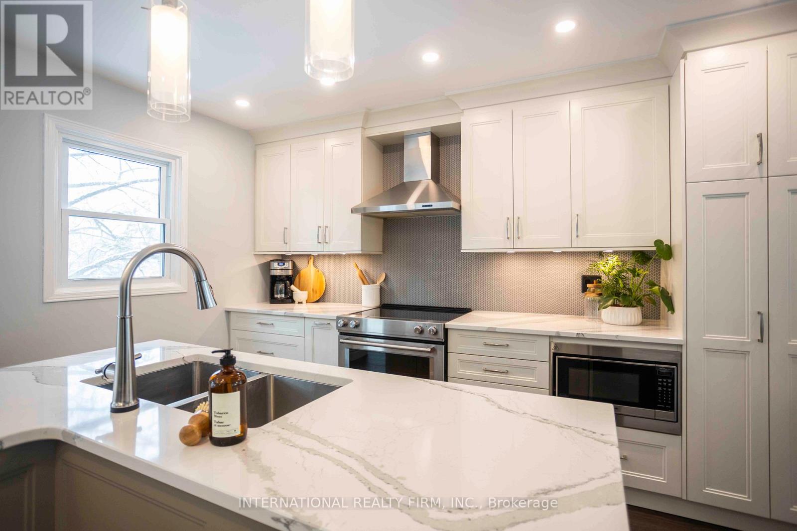 15 Carmichael Drive, Whitby, Ontario  L1N 9A4 - Photo 5 - E12768074